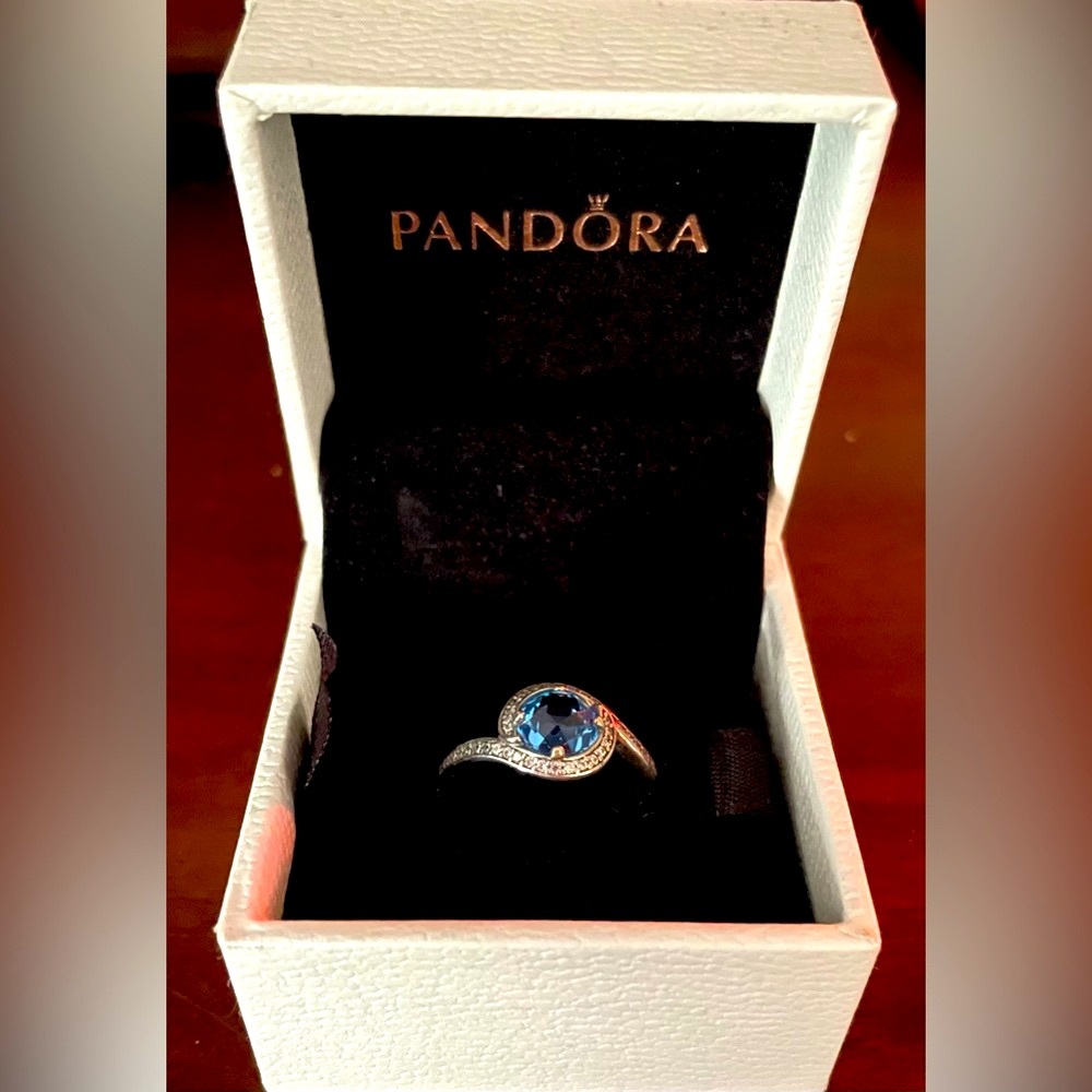 Pandora Blue Sapphire Embrace Sapphire Ring